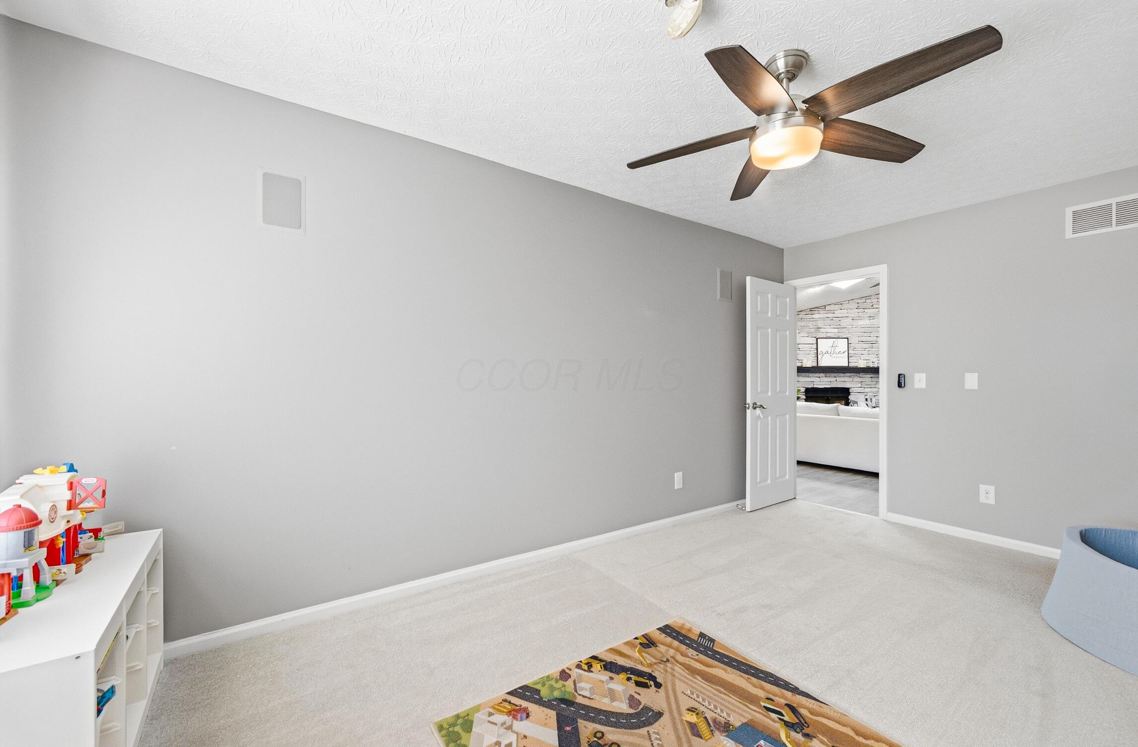 637 Ridenour Road Columbus, OH 43230 - Photo 37 of 61 Office or Playroom