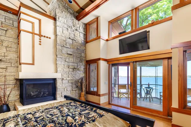 $7,000 | 5030 Lake Mendota Drive, Madison, WI 53705