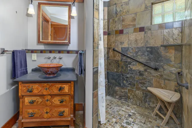 $7,000 | 5030 Lake Mendota Drive, Madison, WI 53705