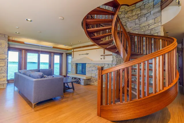 $7,000 | 5030 Lake Mendota Drive, Madison, WI 53705