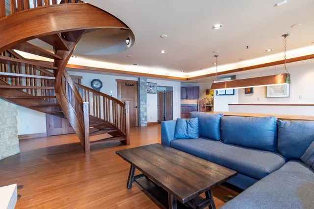 $7,000 | 5030 Lake Mendota Drive, Madison, WI 53705