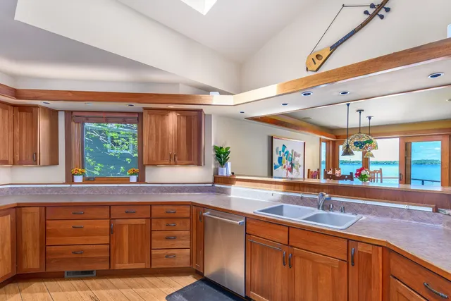 $7,000 | 5030 Lake Mendota Drive, Madison, WI 53705