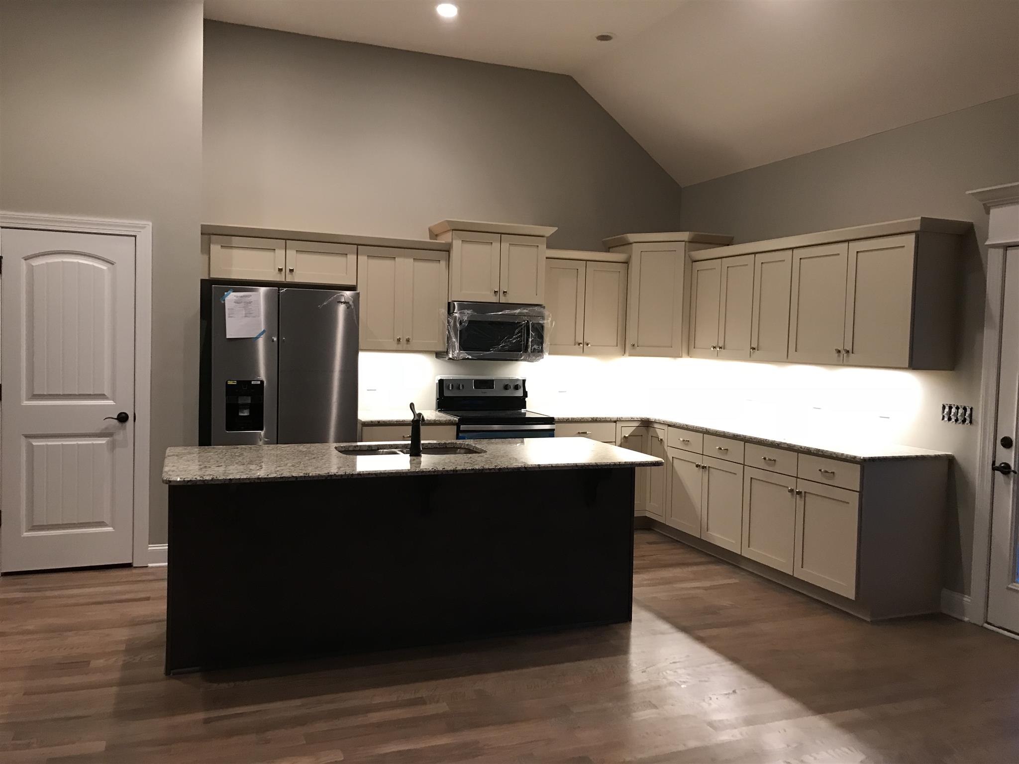 3880 Linwood Road Watertown, TN 37184 - Photo 3 of 19 Large Kitchen