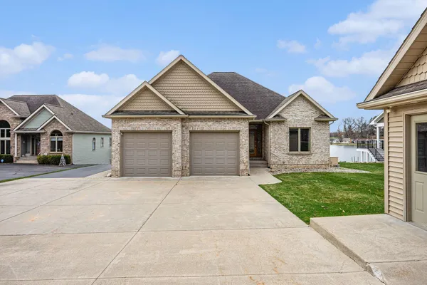 $950,000 | 48855 Howard Drive, Lawrence, MI 49064