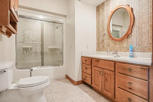 $950,000 | 48855 Howard Drive, Lawrence, MI 49064