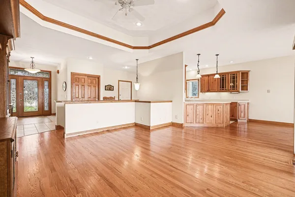 $950,000 | 48855 Howard Drive, Lawrence, MI 49064