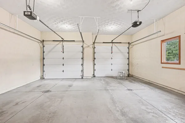 $950,000 | 48855 Howard Drive, Lawrence, MI 49064