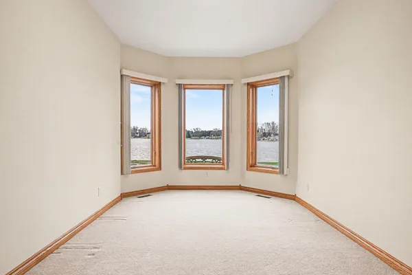 $950,000 | 48855 Howard Drive, Lawrence, MI 49064