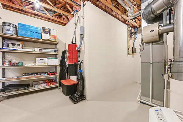 $950,000 | 48855 Howard Drive, Lawrence, MI 49064