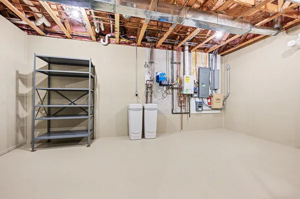 $950,000 | 48855 Howard Drive, Lawrence, MI 49064