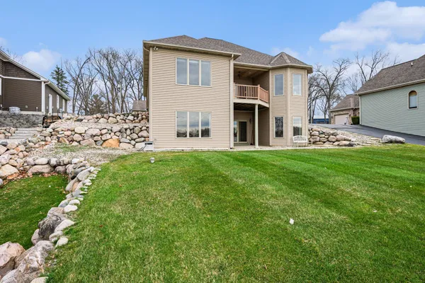 $950,000 | 48855 Howard Drive, Lawrence, MI 49064