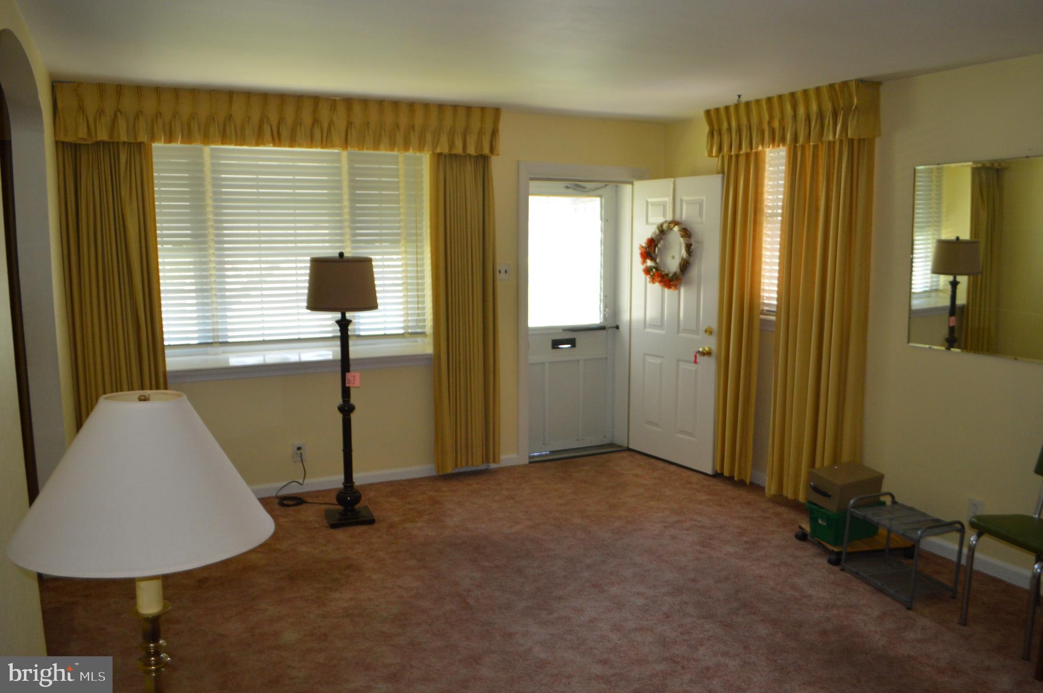 2841 Rhawn Street Philadelphia, PA 19152 - Photo 8 of 11 Living Room