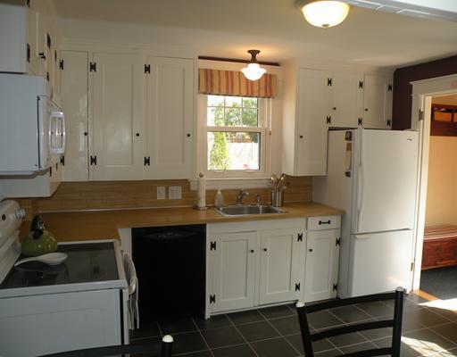 31 Murray Street Portland, ME 04103 - Photo 5 of 25 Kitchen.