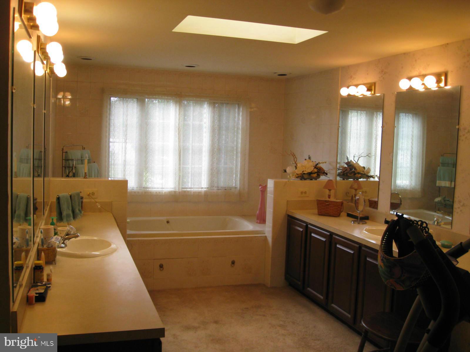 7629 Bozman Neavitt Road Bozman, MD 21612 - Photo 12 of 21 Bath (Master)