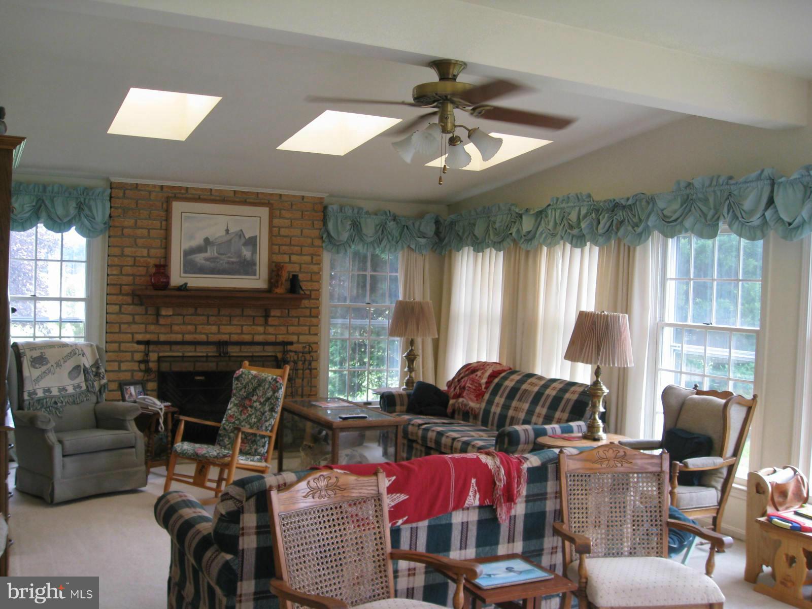 7629 Bozman Neavitt Road Bozman, MD 21612 - Photo 8 of 21 Family Room