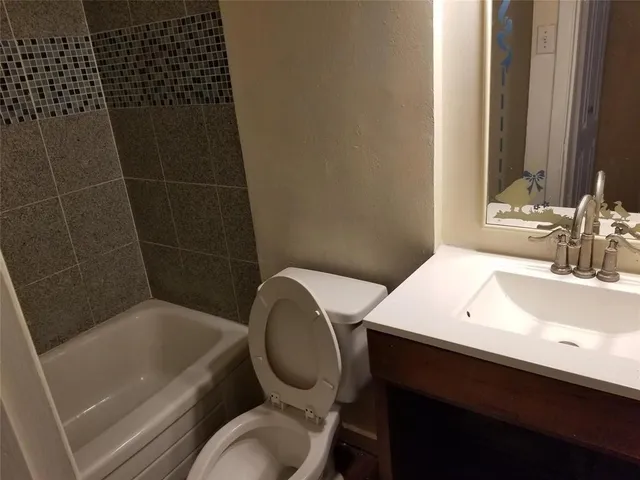 $1,450 | 982 South Weatherred Drive, Unit B, Richardson, TX 75080