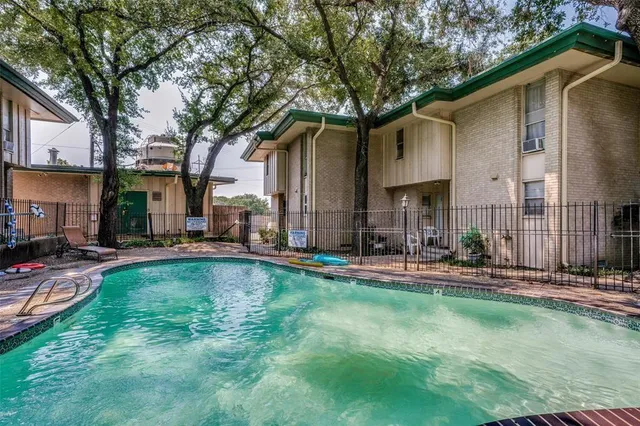 $1,450 | 982 South Weatherred Drive, Unit B, Richardson, TX 75080