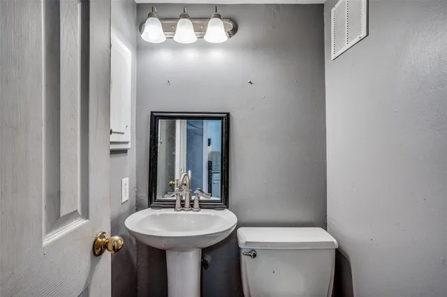 $1,450 | 982 South Weatherred Drive, Unit B, Richardson, TX 75080