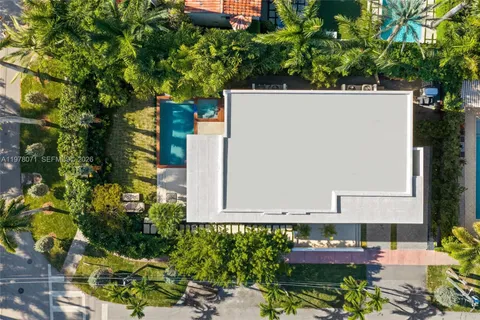 $6,595,000 | 5701 North Bay Road, Miami Beach, FL 33140