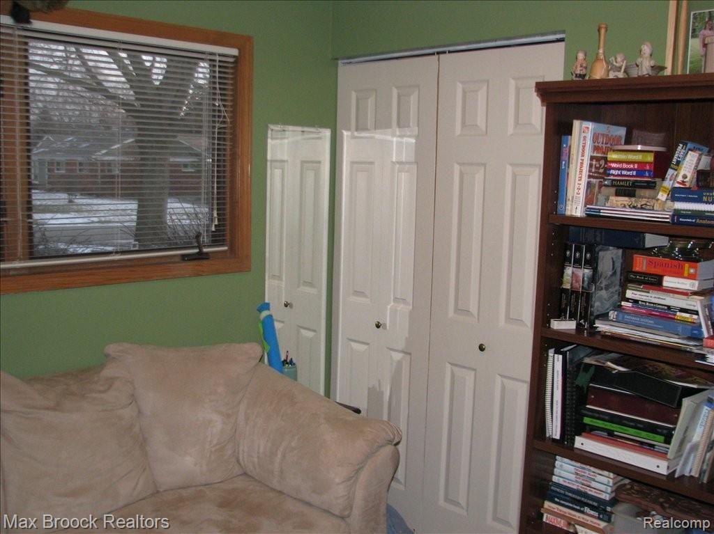 4881 Rioview Drive Clarkston, MI 48346 - Photo 14 of 24 Second Bedroom