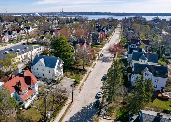 $324,000 | 169 Arnold Avenue, Unit B, Cranston, RI 02905