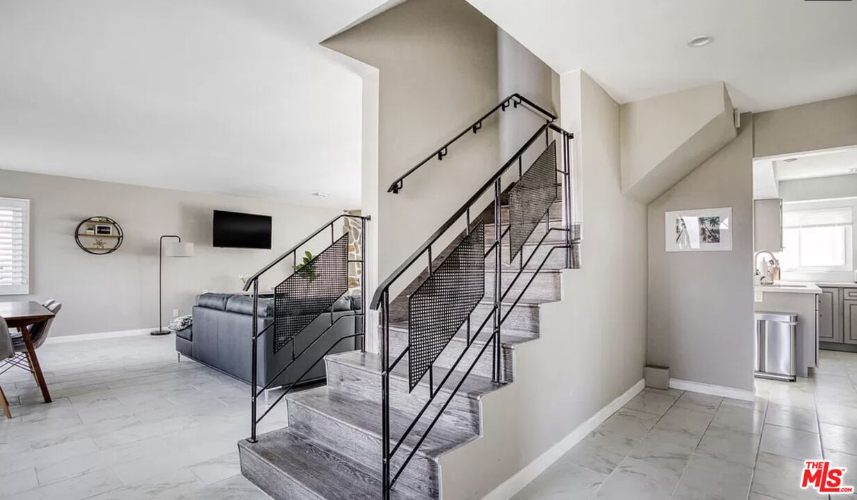 8100 West 83rd Street Playa del Rey, CA 90293 - Photo 9 of 25