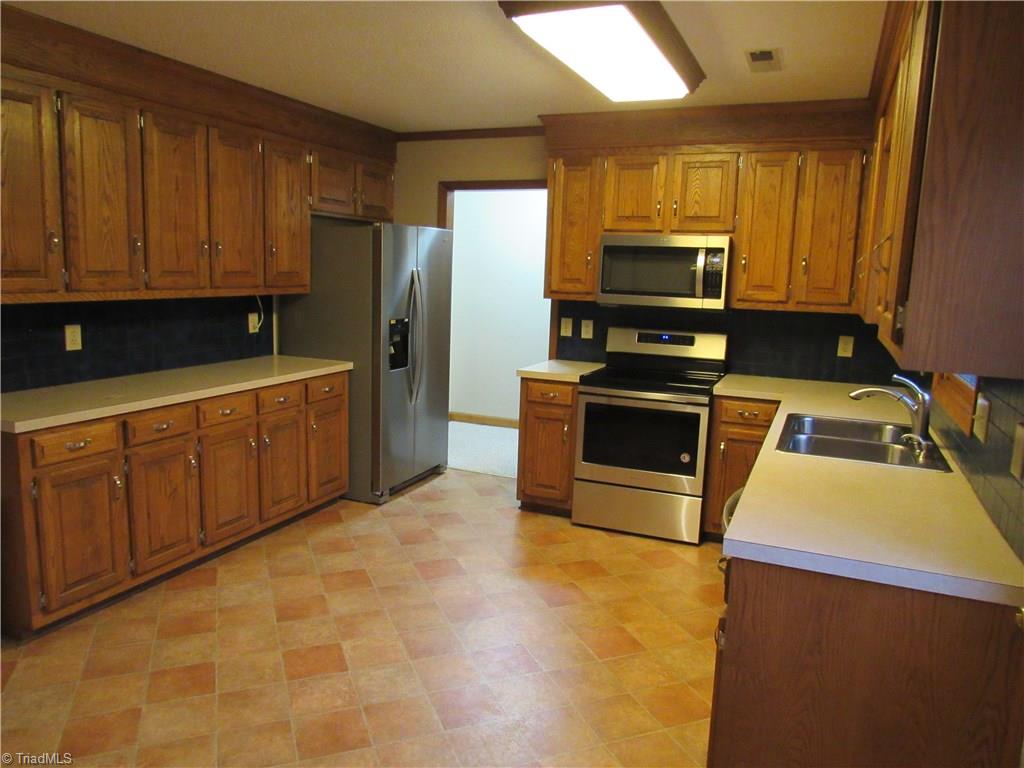 105 Brook Valley Road King, NC 27021 - Photo 13 of 30 Gallery Image 13