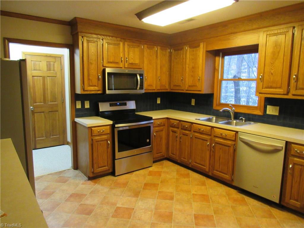 105 Brook Valley Road King, NC 27021 - Photo 14 of 30 Gallery Image 14