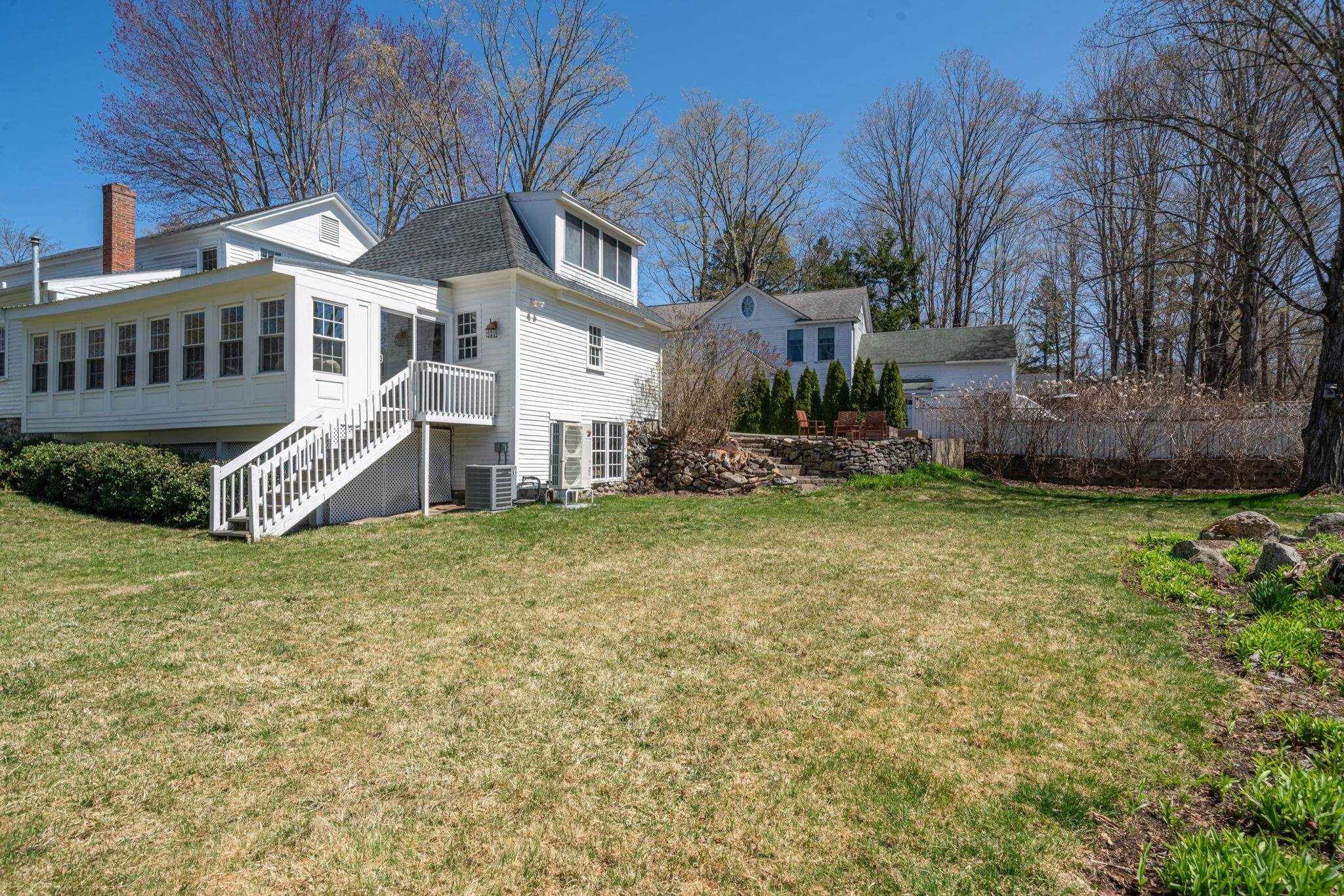 357 Main Street Hopkinton, NH 03229 - Photo 3 of 48