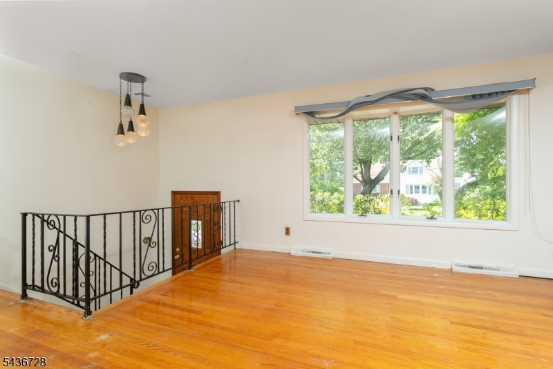 44 Adelphia Road Parsippany, NJ 07054 - Photo 7 of 32
