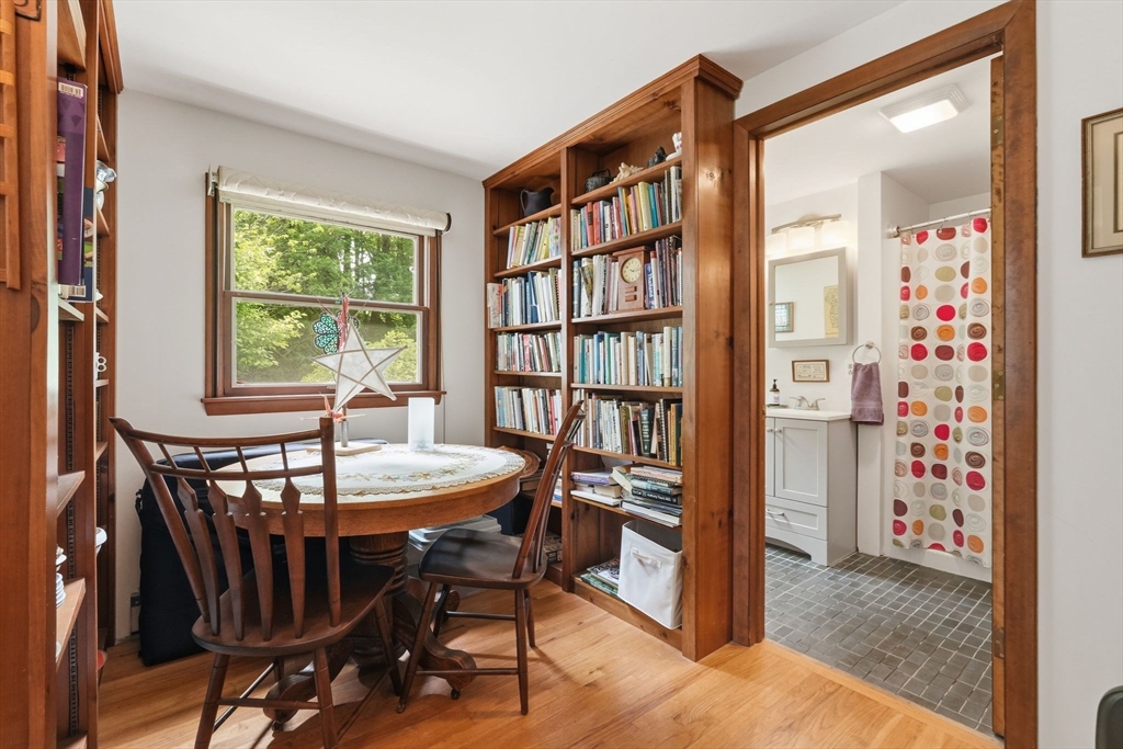 189 Pondview Drive Amherst, MA 01002 - Photo 22 of 42 Gallery Image 22