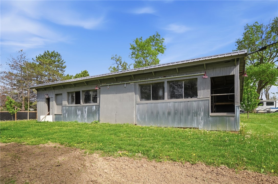 6155 North Union Road Clayton, OH 45315 - Photo 57 of 59 This structure features a rustic appeal with a functional design for diverse needs.