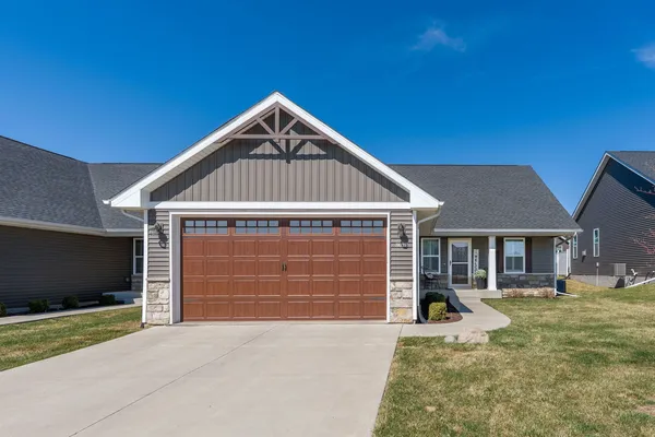$409,900 | 3028 Charissas Place, Bettendorf, IA 52722