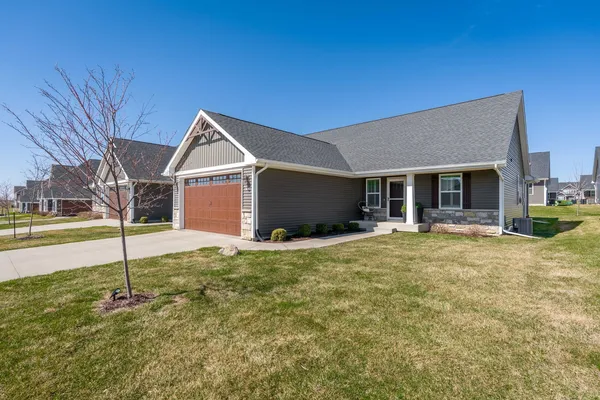 $409,900 | 3028 Charissas Place, Bettendorf, IA 52722