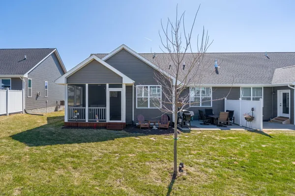 $409,900 | 3028 Charissas Place, Bettendorf, IA 52722