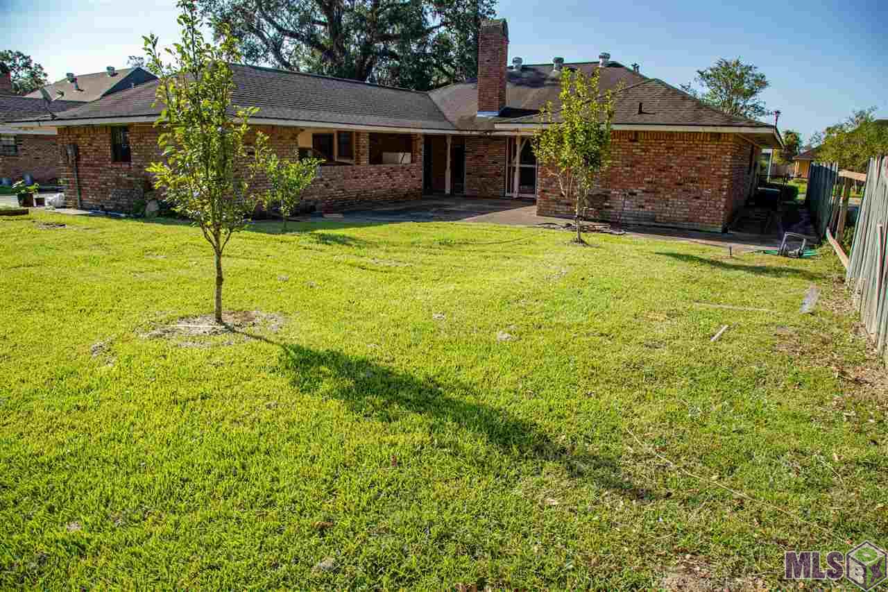 12515 Parktrail Avenue Baton Rouge, LA 70816 - Photo 2 of 18