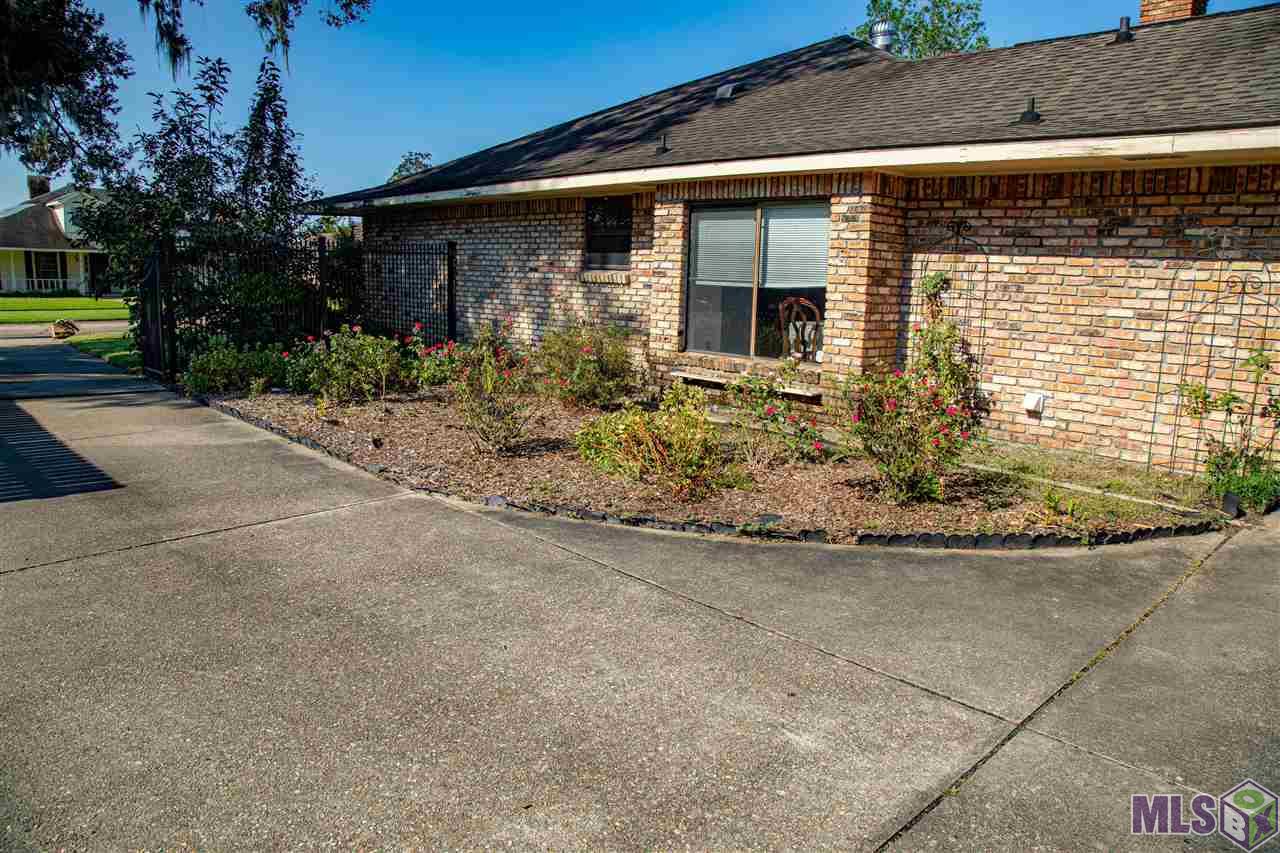 12515 Parktrail Avenue Baton Rouge, LA 70816 - Photo 3 of 18