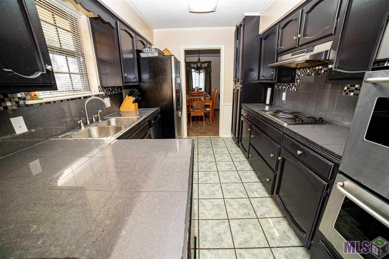 12515 Parktrail Avenue Baton Rouge, LA 70816 - Photo 7 of 18