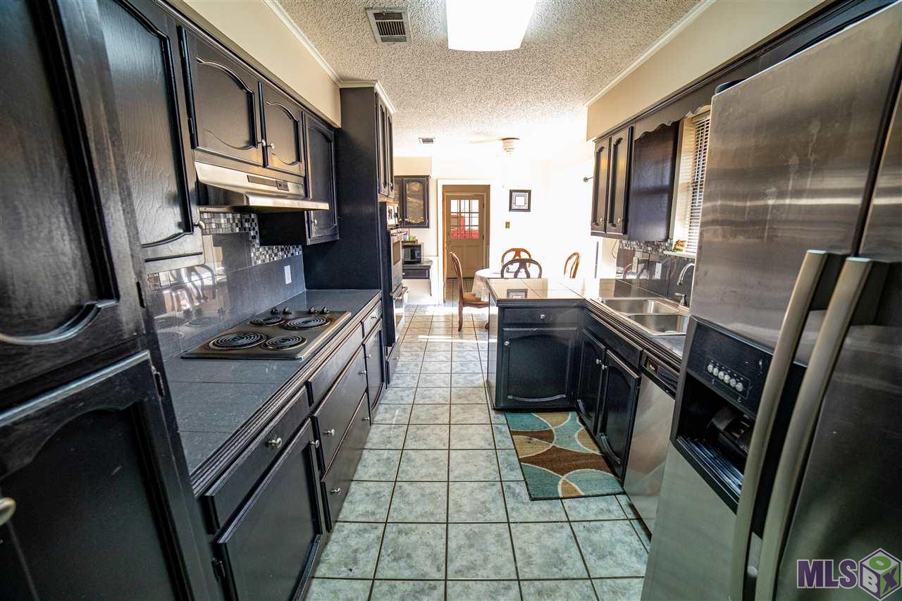 12515 Parktrail Avenue Baton Rouge, LA 70816 - Photo 8 of 18
