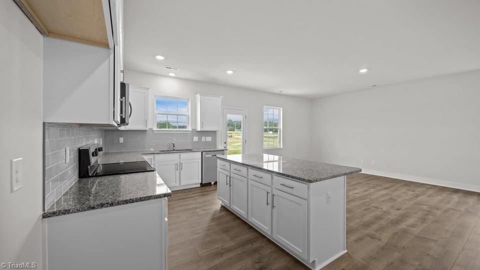 *Photos are of model home and are for representational purposes only.