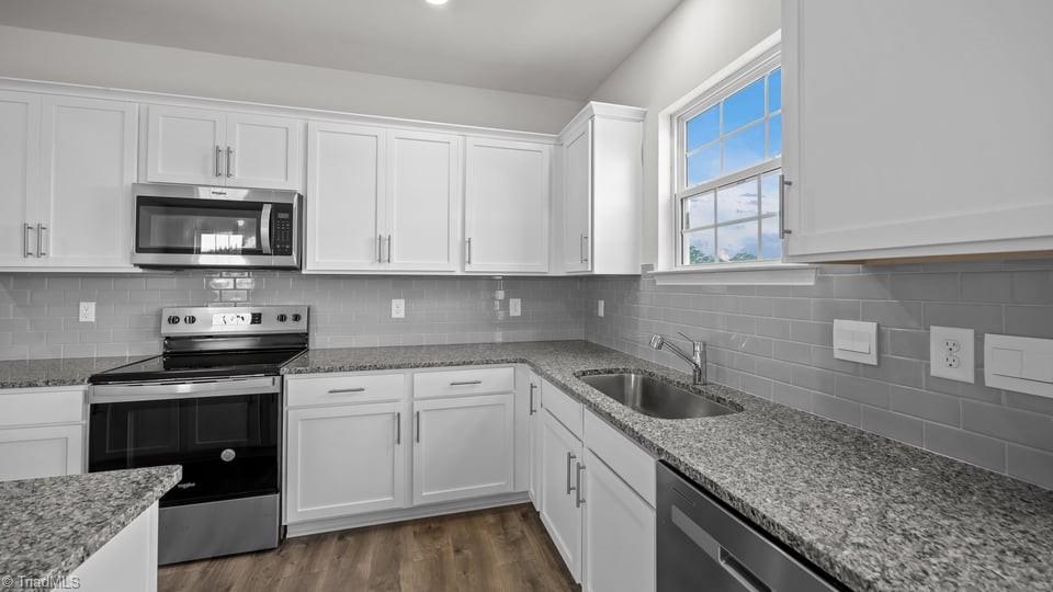 *Photos are of model home and are for representational purposes only.