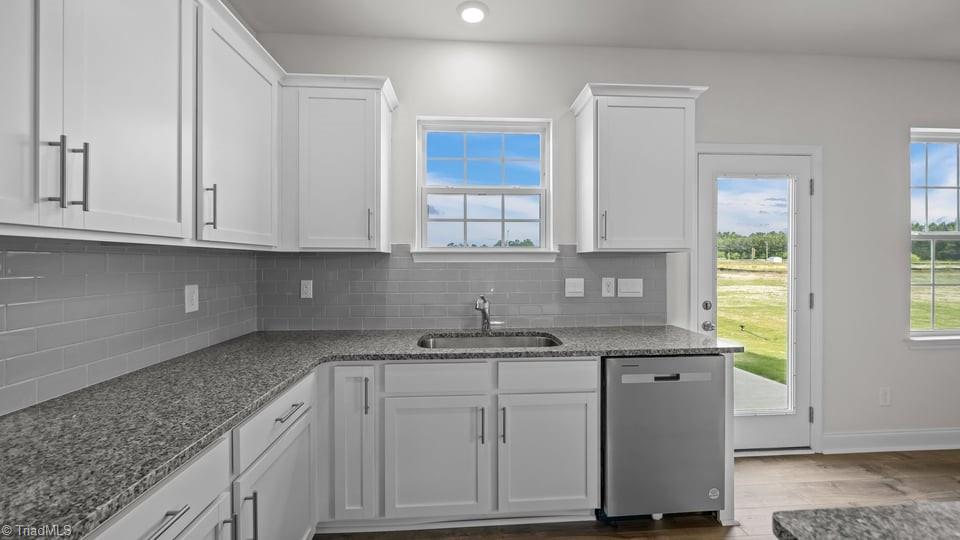 *Photos are of model home and are for representational purposes only.