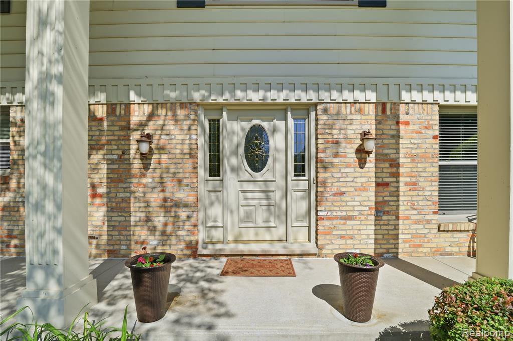 6211 Kings Scepter Road Grand Blanc, MI 48439 - Photo 2 of 82