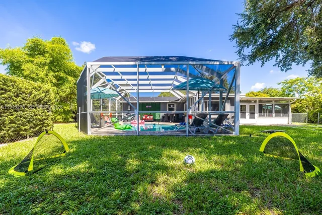 $7,000 | 312 North Luna Court, Hollywood, FL 33021