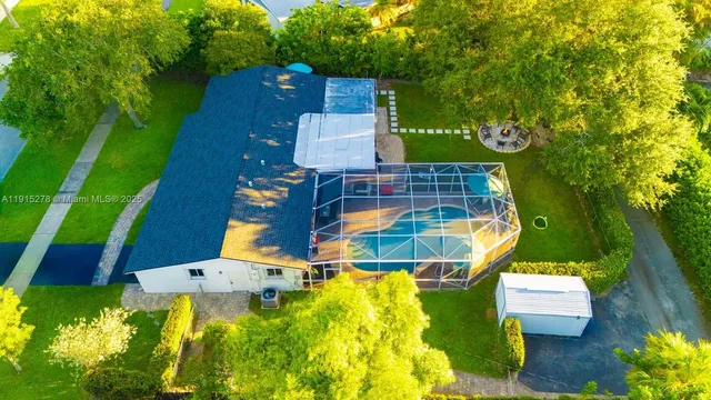 $7,000 | 312 North Luna Court, Hollywood, FL 33021