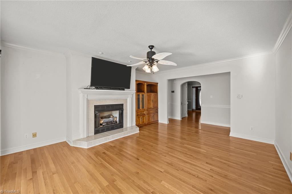 7925 Baux Mountain Road Germanton, NC 27019 - Photo 11 of 39 Living Room