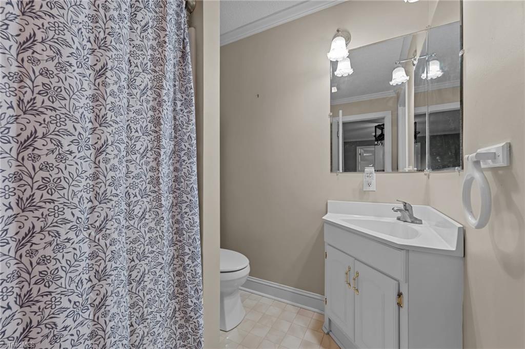 7925 Baux Mountain Road Germanton, NC 27019 - Photo 27 of 39 Upstairs Full Bath