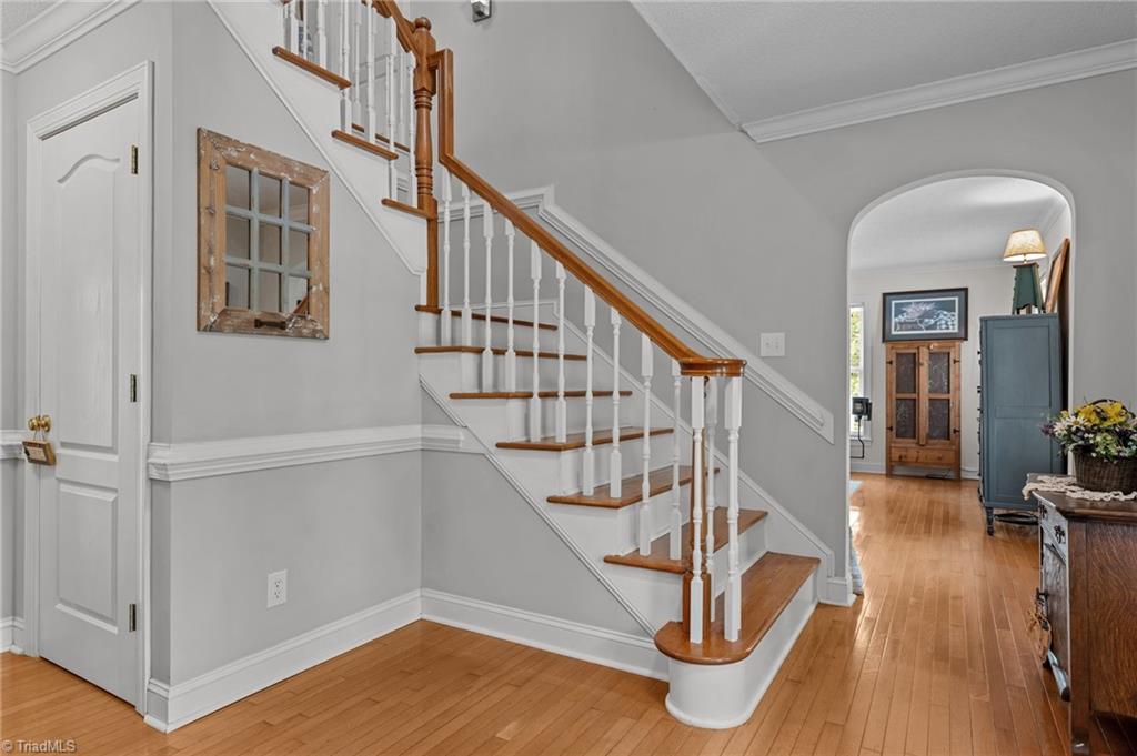 7925 Baux Mountain Road Germanton, NC 27019 - Photo 4 of 39 Foyer