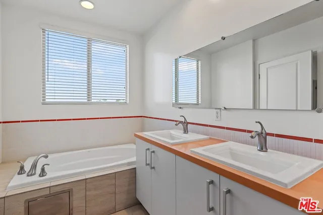 $4,995 | 1331 Amherst Avenue, Unit 307, Los Angeles, CA 90025