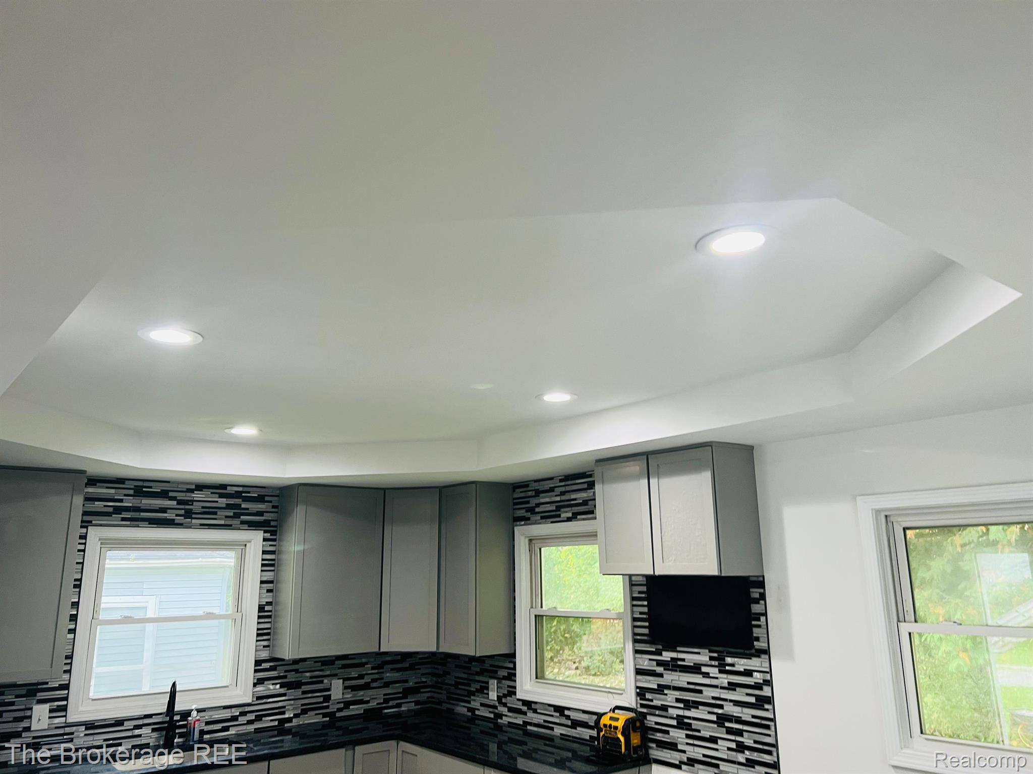 1242 Gabel Road Saginaw, MI 48601 - Photo 8 of 21 Gallery Image 8